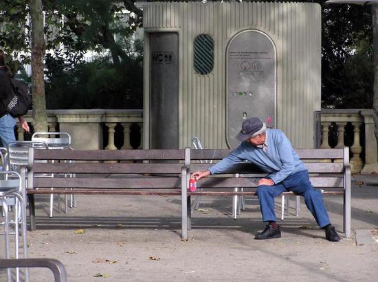 △&nbsp;日本称生前几乎断绝与外界联系的人为“无缘社会人”