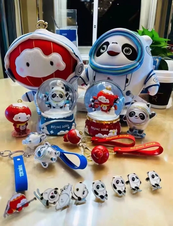（渠道商“好校长”发布在朋友圈的产品图片）