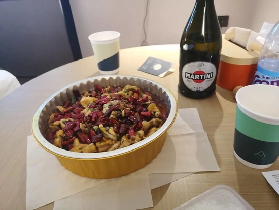 图/酒店点的外卖<br/><br/>　　来源/旎旎供图