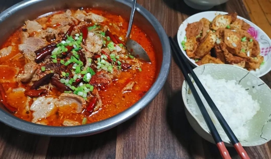 图/自己下厨的生日餐<br/><br/>　　来源/无阳供图