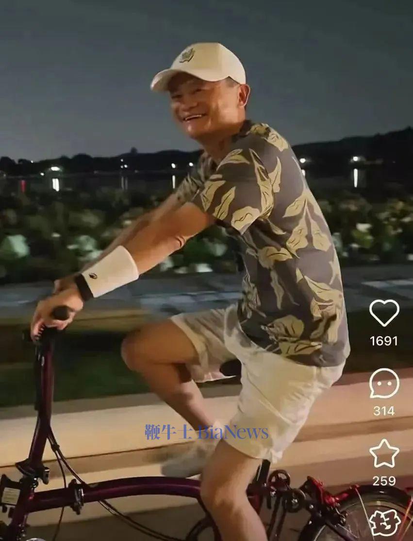 马云现身西湖夜骑，同款自行车卖1.85万元，近期已多次在杭州露面