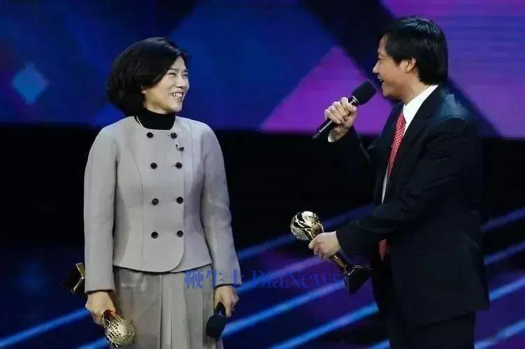 雷军、董明珠「10亿赌约」12年后：格力，被小米「偷家」了