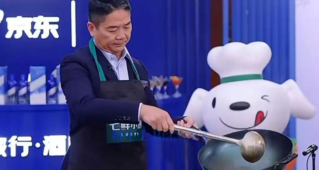 马云泡吧，刘强东炒菜，就差王兴了