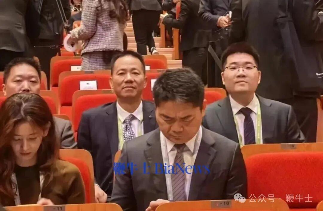 刘强东急了！吐槽摄影师把自己拍太难看