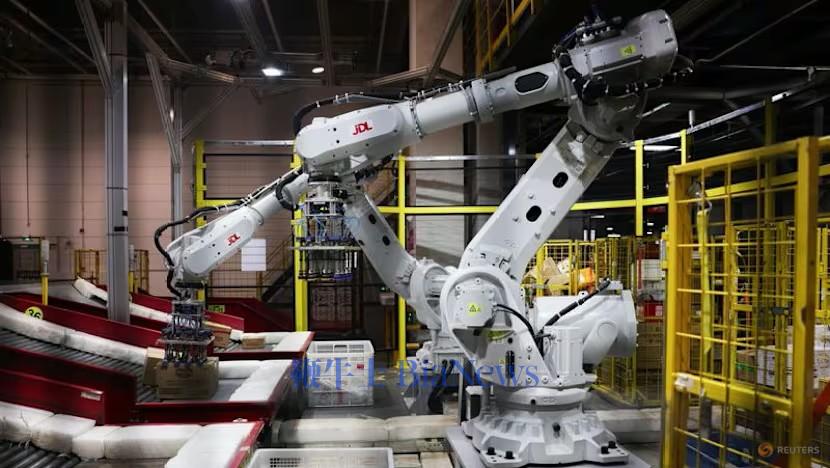 2025-11-13T093630Z_2_LYNXMPELAC0DW_RTROPTP_3_CHINA-ECOMMERCE.jpg 2025-11-13T093630Z_2_LYNXMPELAC0DW_RTROPTP_3_CHINA-ECOMMERCE.jpg