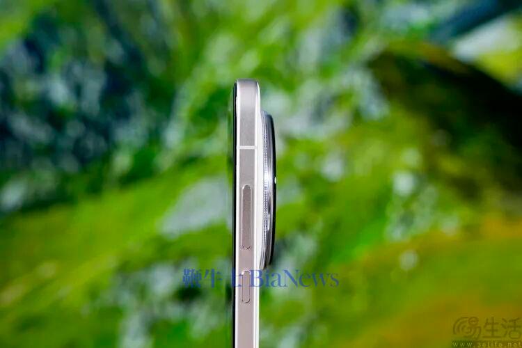 曲面屏的没落，并不完全是个技术问题