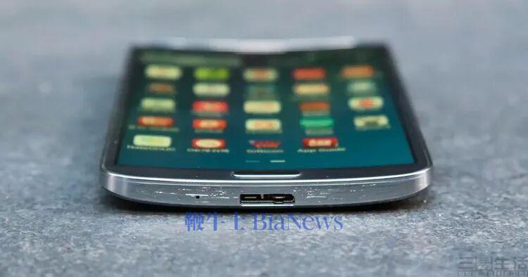 曲面屏的没落，并不完全是个技术问题