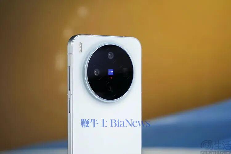 小屏旗舰又双叒叕卖不动了，这次该怪谁？