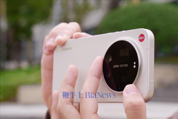 联名徕卡三年后 小米造了一台“不像小米”的手机