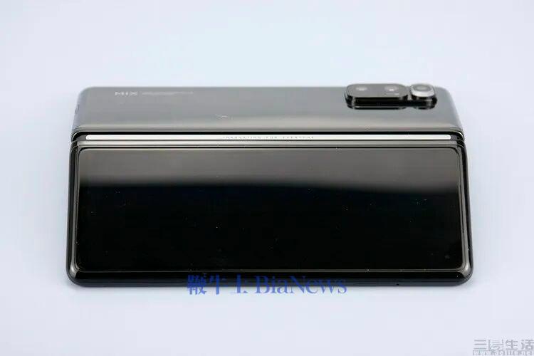 廉价折叠屏手机将至，谁赞成，谁反对？