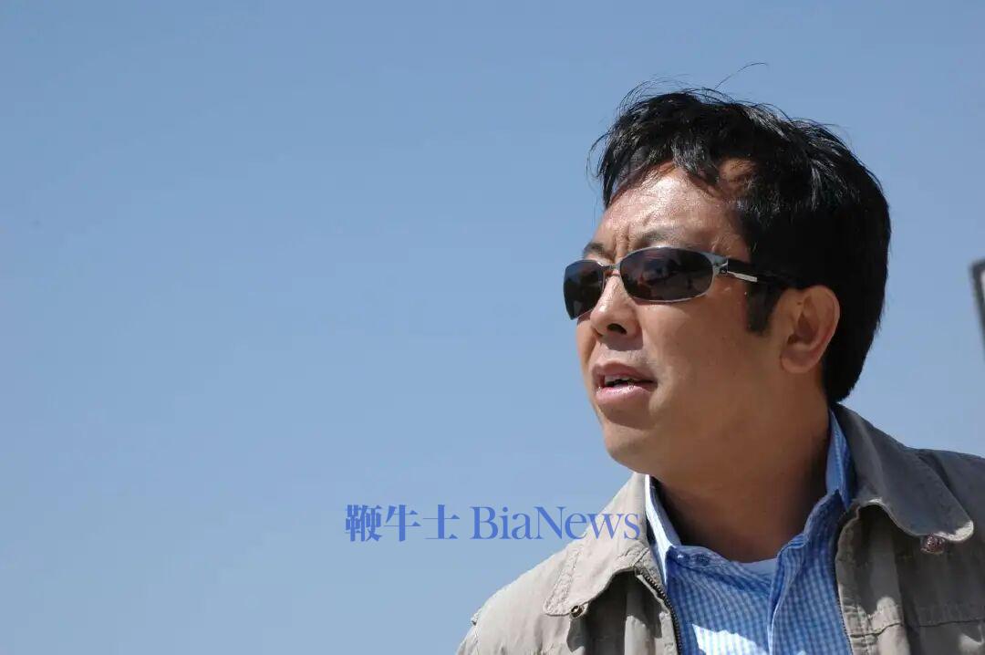 西贝命悬一线：贾国龙卸任CEO、大幅关店裁员