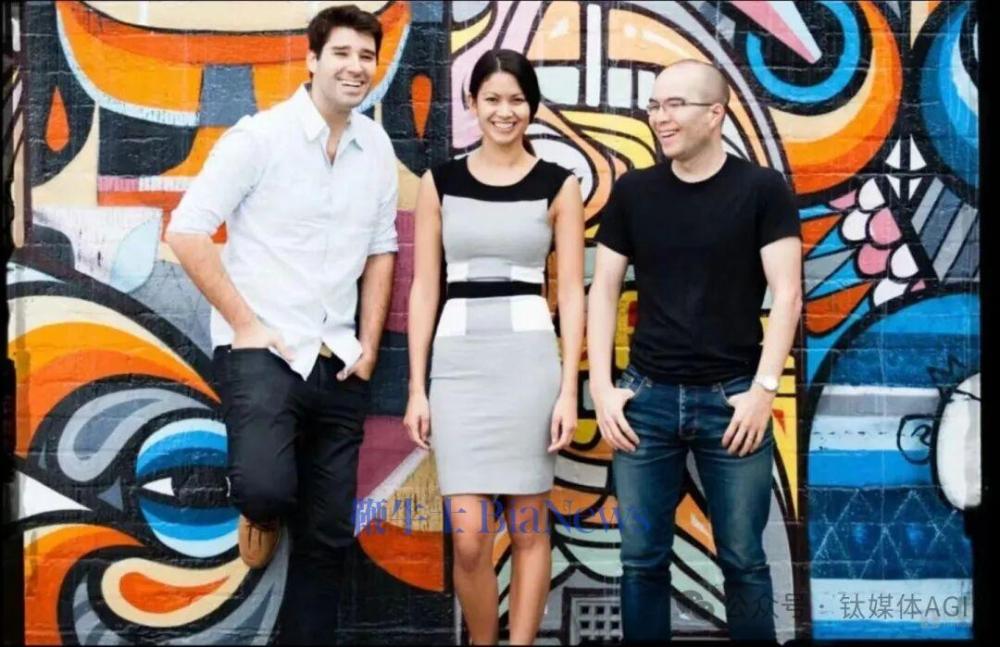 从左至右：Canva联合创始人&COO克里夫·布雷特（Cliff Obrecht），Canva联合创始人&CEO梅拉妮·珀金斯（Melanie Perkins），Canva联合创始人&CPO卡梅隆·亚当斯（Cameron Adams）Canva联合创始人&CPO