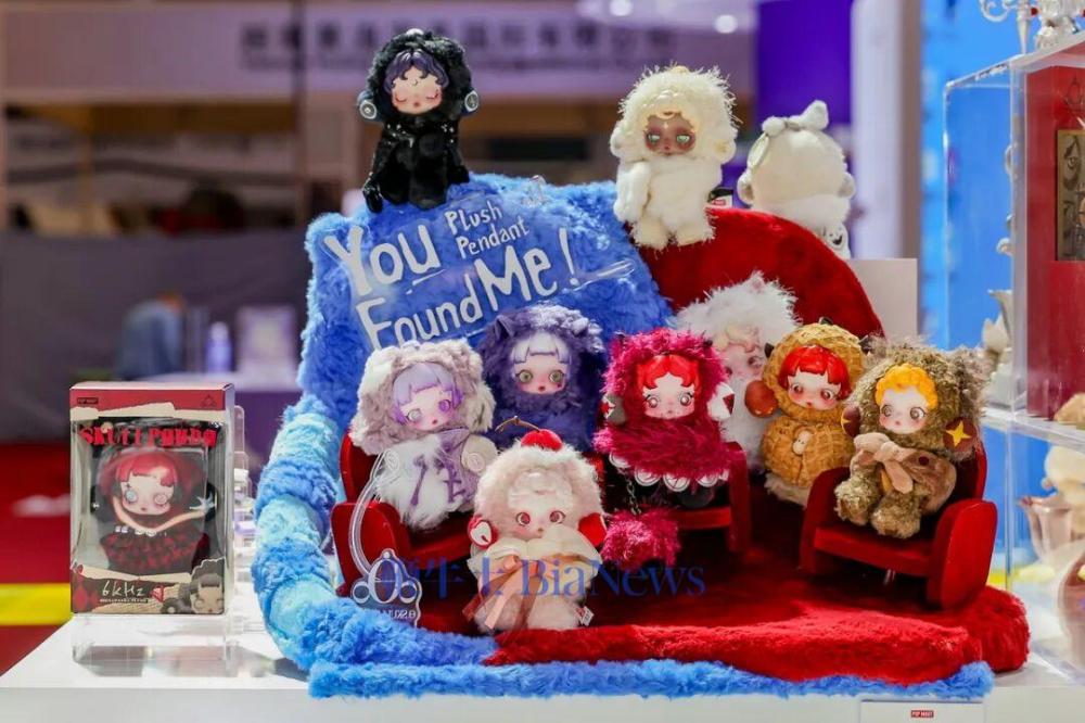 争议泡泡玛特：多赚100亿，市值少了2300多亿