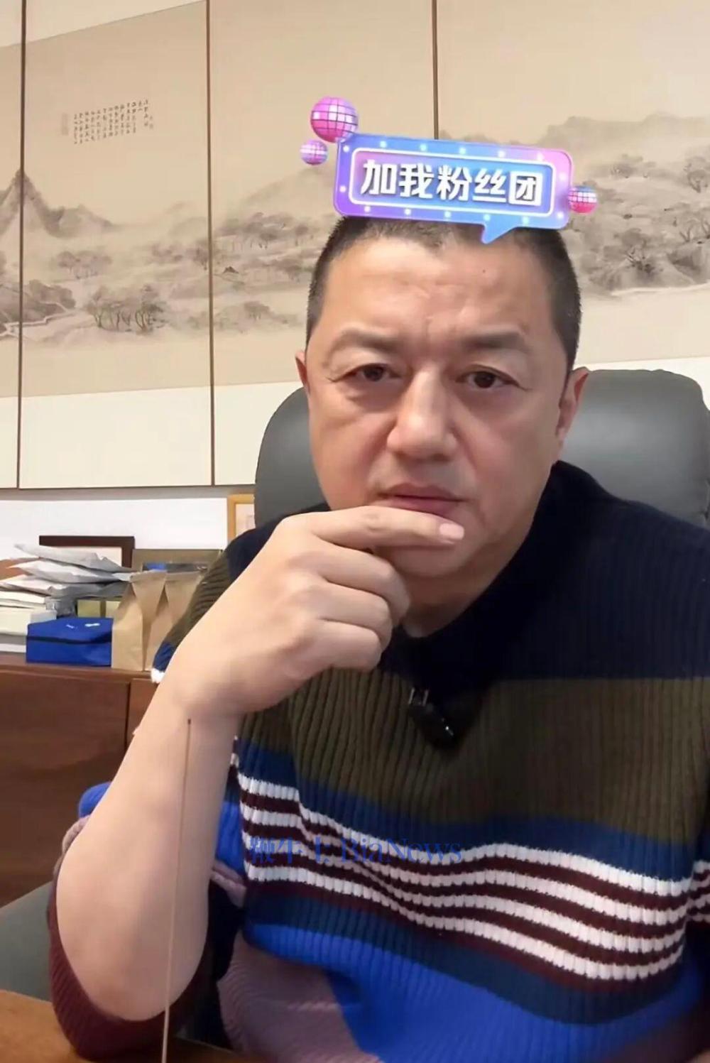 李亚鹏「心疼」张雪拍卖奖杯：找了朋友拍下送回去