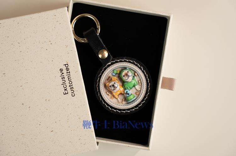 用户通过Meshy生成模型、再由拓竹打印机制作的定制钥匙扣