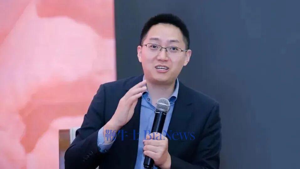 粉笔CEO张小龙人大演讲辱骂学生：活该找不到工作