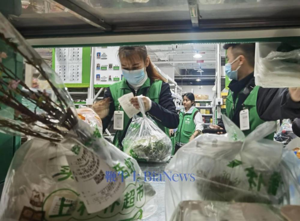 报价是叮咚买菜2倍?朴朴「卖身」前夜:骑手兼职化、用户等不起,专家直言:有水分!