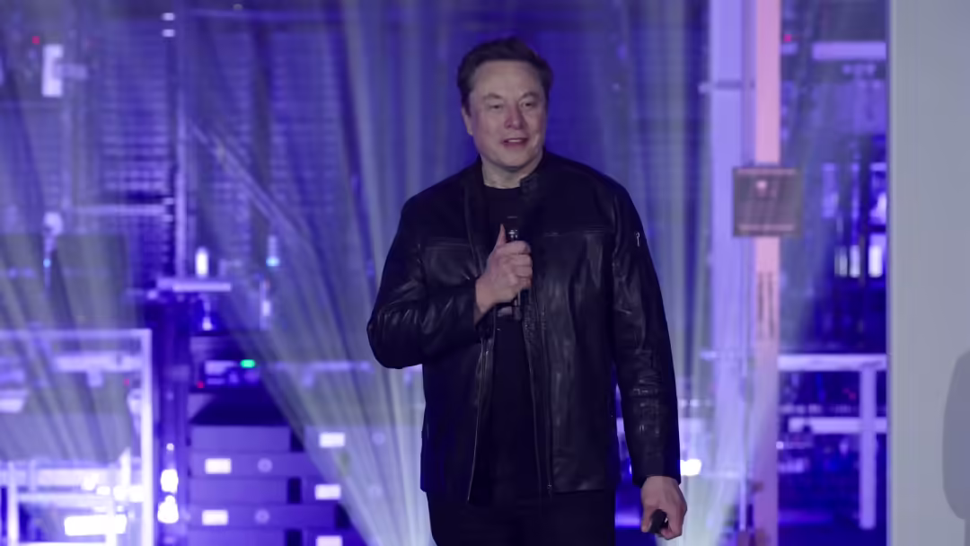 马斯克最新 SpaceX 讲话:我们必须赢得 AI 竞争