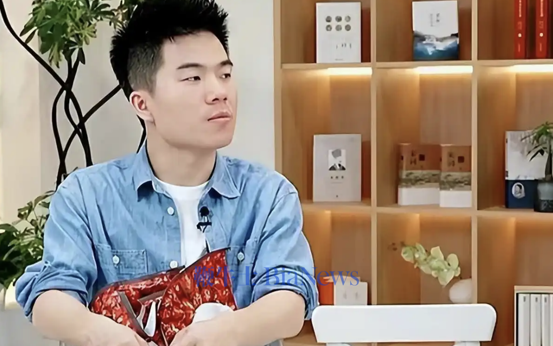 疯狂英语李阳评董宇辉英语差，本人回应：抱歉，英语丢太久