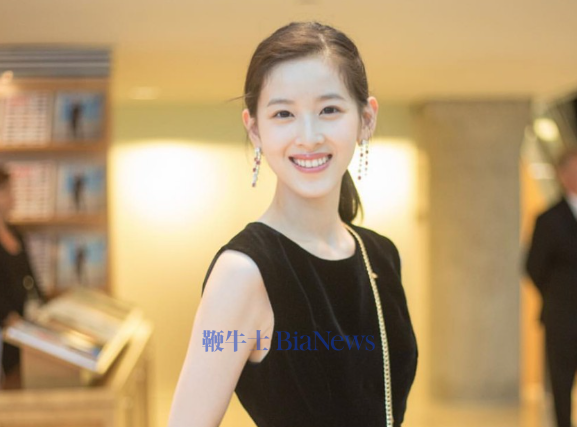 章泽天的原罪，是「不迎合」