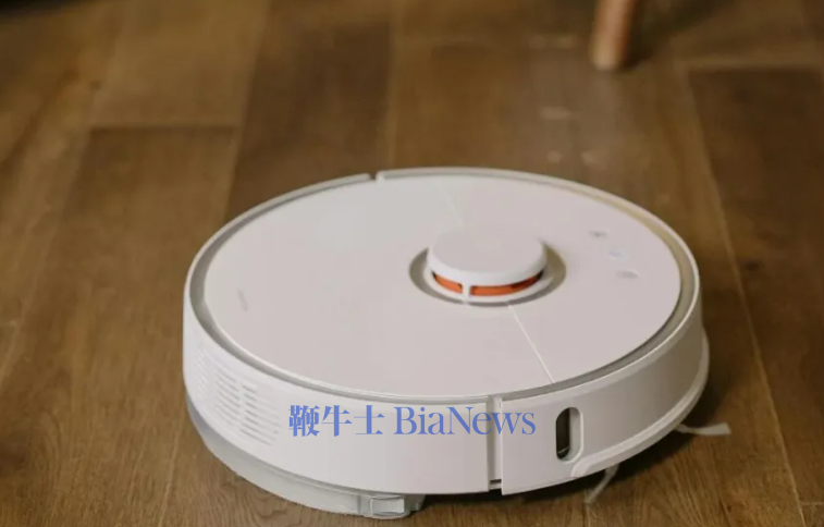 中国扫地机一哥，拼命自救