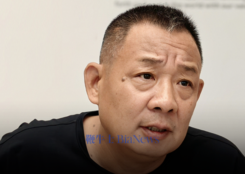 王健林走了，于东来来了